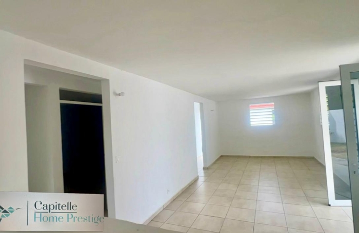 Villa St Fran&ccedil;ois -110 M2 -640M2 Terrain
