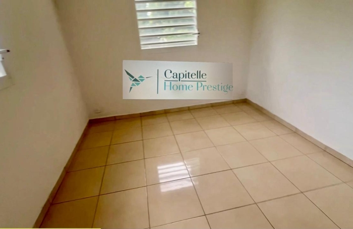 Villa St Fran&ccedil;ois -110 M2 -640M2 Terrain