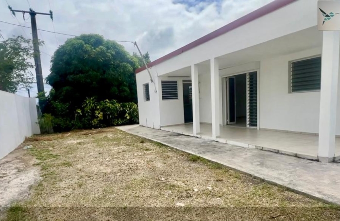Villa St Fran&ccedil;ois -110 M2 -640M2 Terrain