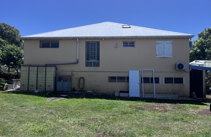 MAISON d'environ 214 m2 avec T2 ind&eacute;pendant &agrave;  Anse Bertrand