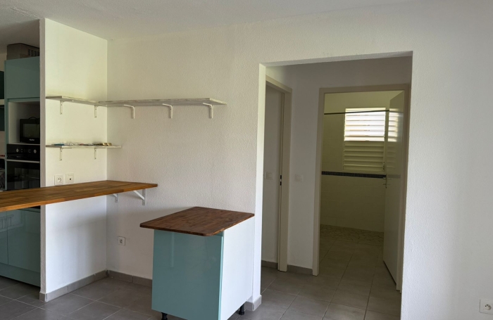 PETIT BOURG, secteur de Colin appartement de type T3  RDC