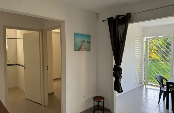 PETIT BOURG, secteur de Colin appartement de type T3  RDC