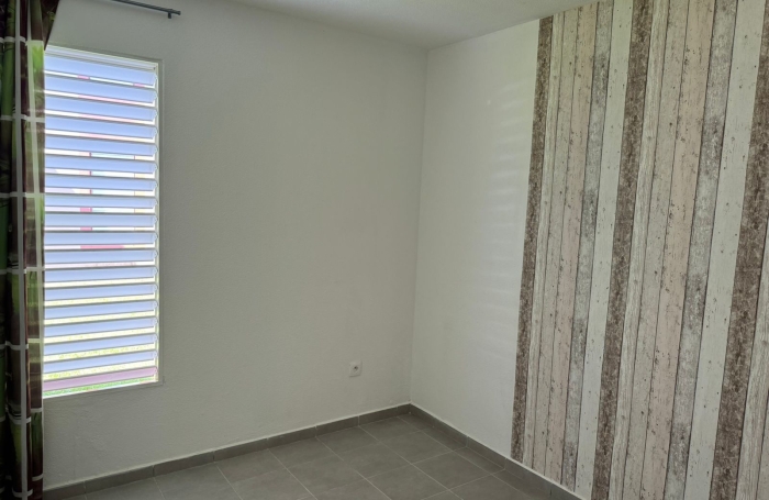 PETIT BOURG, secteur de Colin appartement de type T3  RDC