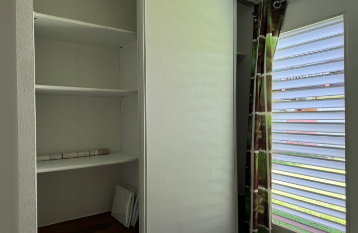 PETIT BOURG, secteur de Colin appartement de type T3  RDC