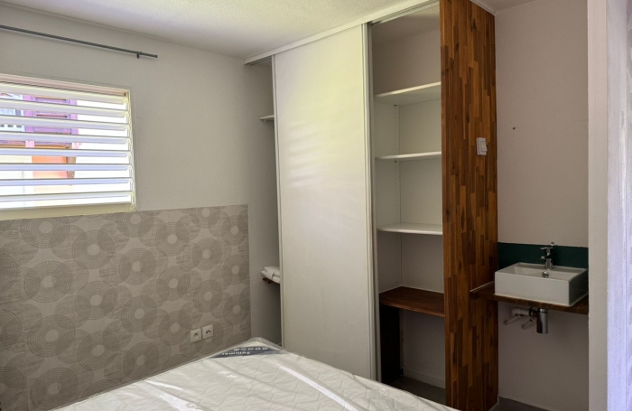 PETIT BOURG, secteur de Colin appartement de type T3  RDC