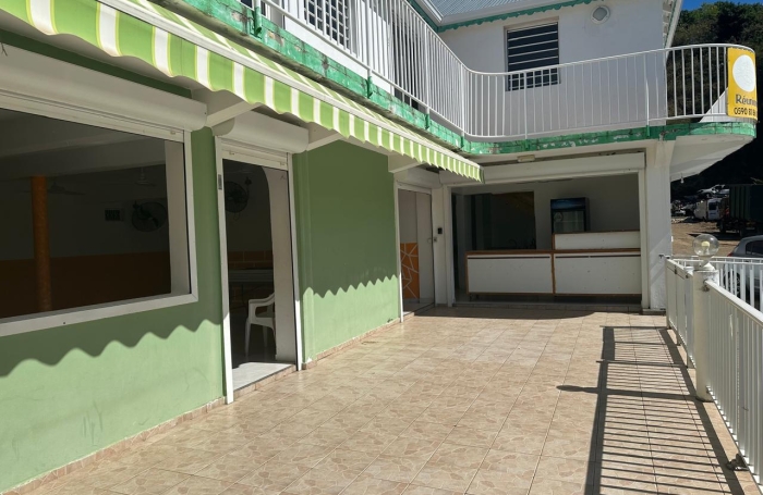 &Agrave; LOUER &Agrave; BASSE-TERRE- LOCAL COMMERCIAL DE 293 M2 AVEC TERRASSES   EMPLACEMENT STRAT&Eacute;GIQUE