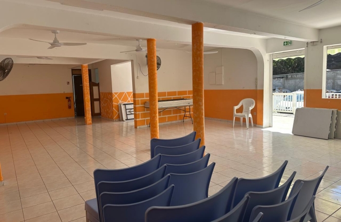 &Agrave; LOUER &Agrave; BASSE-TERRE- LOCAL COMMERCIAL DE 293 M2 AVEC TERRASSES   EMPLACEMENT STRAT&Eacute;GIQUE