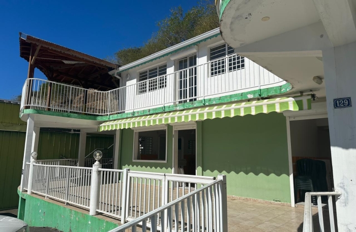 &Agrave; LOUER &Agrave; BASSE-TERRE- LOCAL COMMERCIAL DE 293 M2 AVEC TERRASSES   EMPLACEMENT STRAT&Eacute;GIQUE