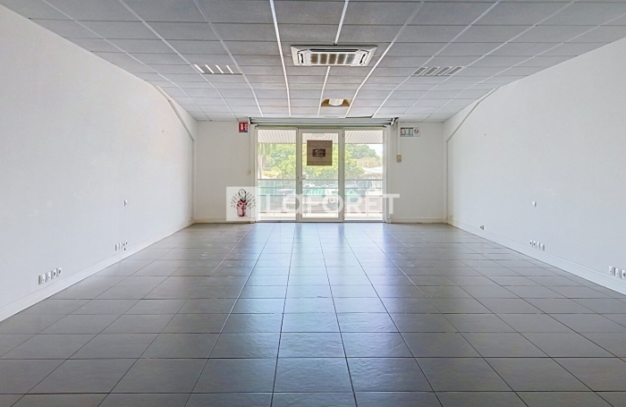 Location Local commercial 68m&sup2; Baie Mahault