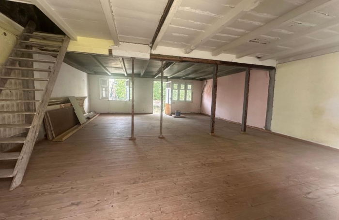 Vente Maison 243.68m&sup2; 5 pièces Basse-Terre