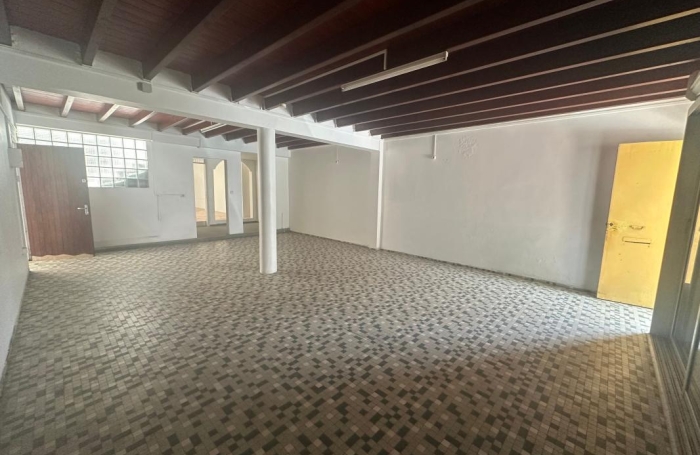 Vente Maison 243.68m&sup2; 5 pièces Basse-Terre