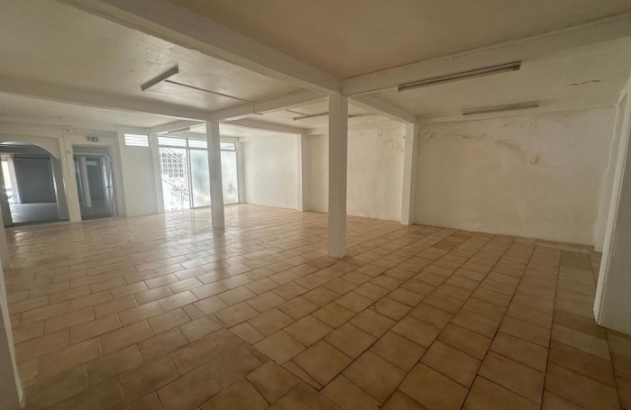 Vente Maison 243.68m&sup2; 5 pièces Basse-Terre