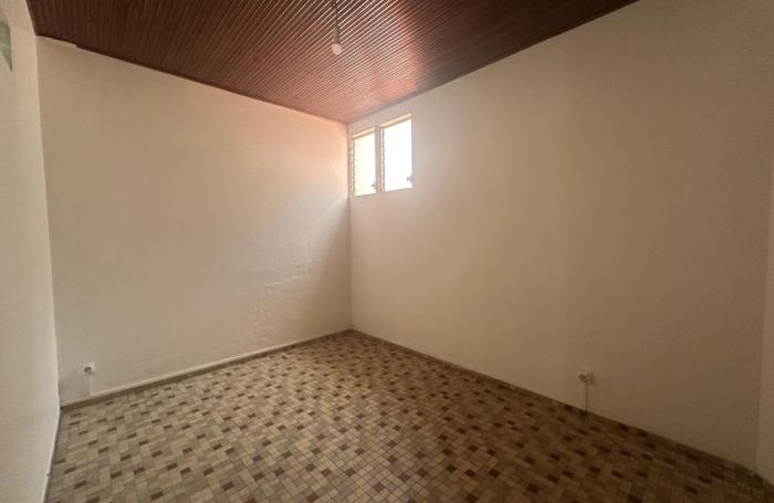 Vente Maison 243.68m&sup2; 5 pièces Basse-Terre