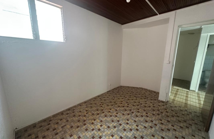Vente Maison 243.68m&sup2; 5 pièces Basse-Terre