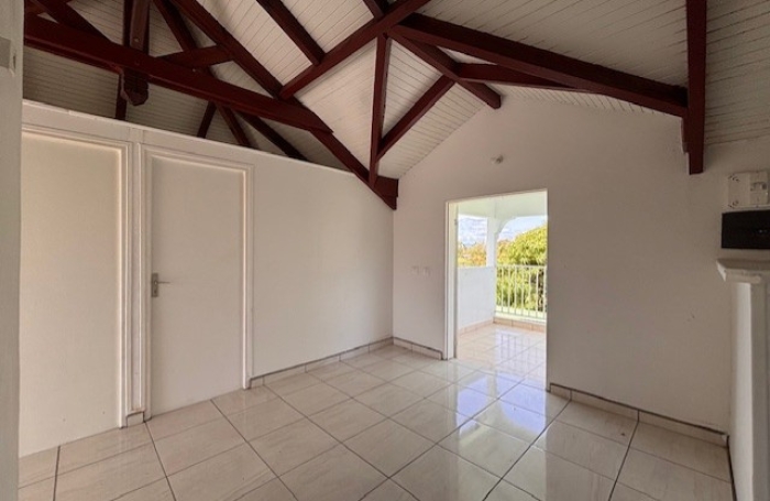 Appartement quatre pi&egrave;ces &agrave; Port-Louis LONGFORT Immobilier