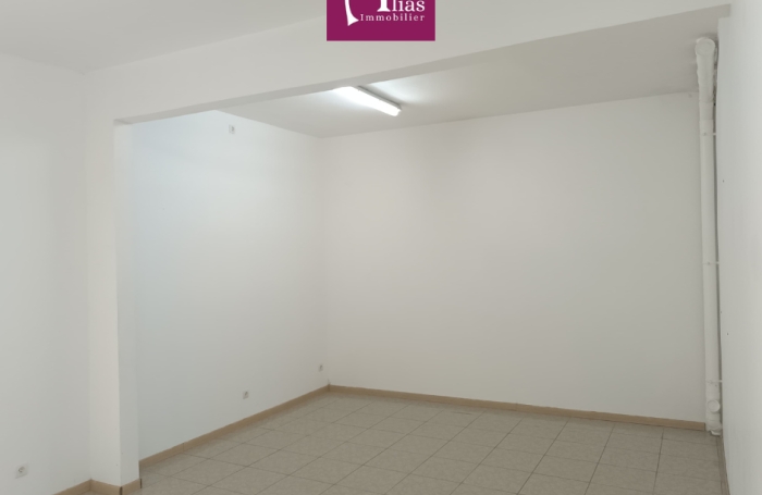 &Agrave; louer - Local 42m2 - RDC - Bourg - Le Moule