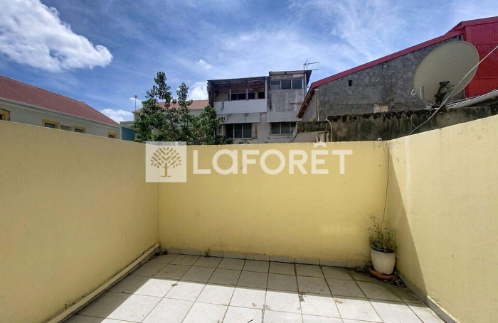 Vente Immeuble 542m&sup2; 14 pi&egrave;ces Pointe-&agrave;-Pitre