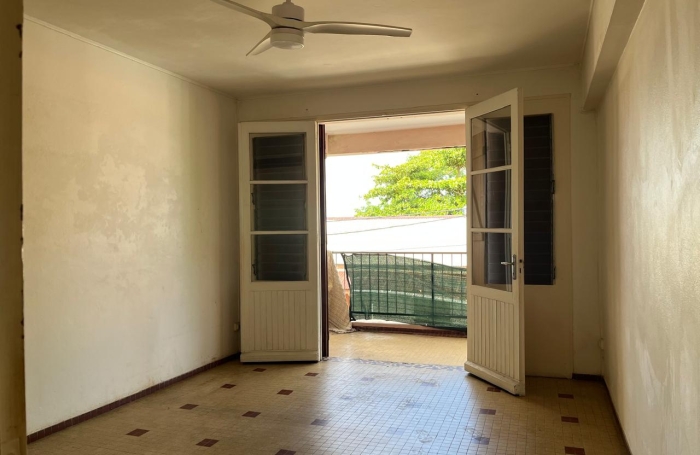 BASSE-TERRE- Immeuble de rapport avec fort potentiel locatif   Proximit&eacute; imm&eacute;diate du centre-ville