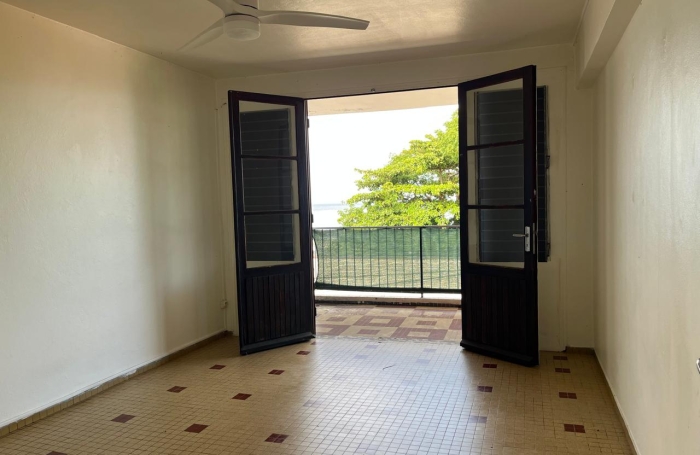 BASSE-TERRE- Immeuble de rapport avec fort potentiel locatif   Proximit&eacute; imm&eacute;diate du centre-ville