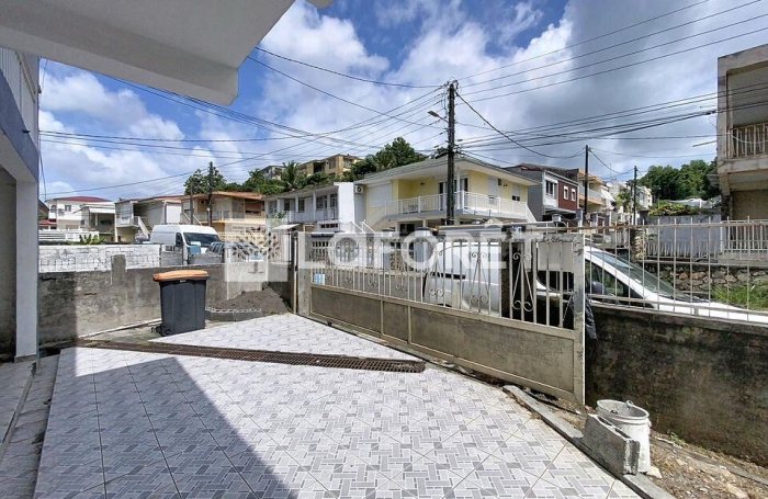 Location Maison 92.3m&sup2; 5 pi&egrave;ces Les Abymes