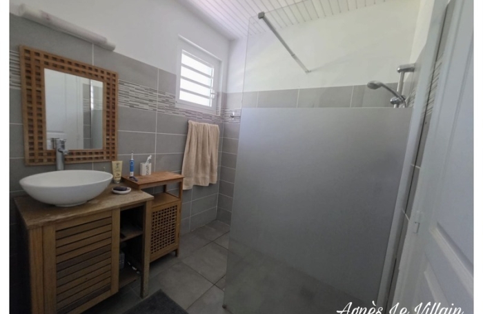 Vente Maison 94m&sup2; 4 pièces Bouillante