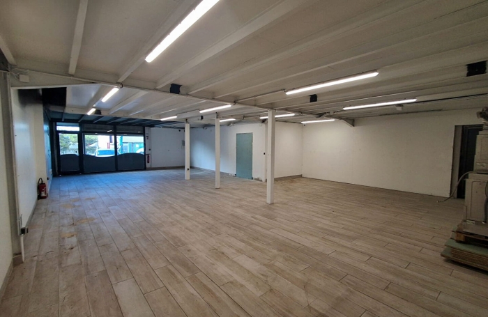 Location Divers 125m&sup2; Baie Mahault