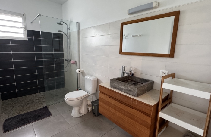 Charmante villa de 4 pi&egrave;ces en vente au Lamentin