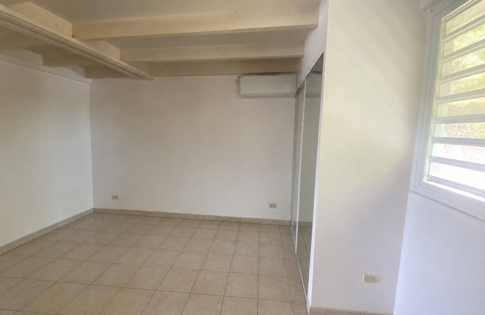 T3 non meubl&eacute; avec cave