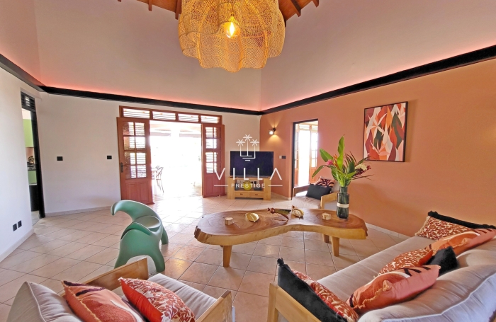 SUPERBE VILLA VUE MER 4 CHAMBRES+BUREAU - PISCINE - DESHAIES