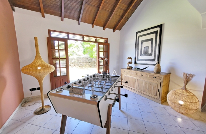 SUPERBE VILLA VUE MER 4 CHAMBRES+BUREAU - PISCINE - DESHAIES