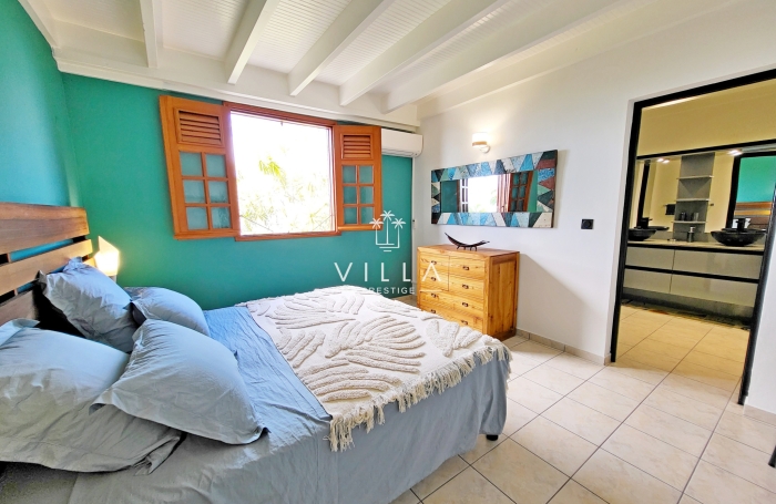 SUPERBE VILLA VUE MER 4 CHAMBRES+BUREAU - PISCINE - DESHAIES