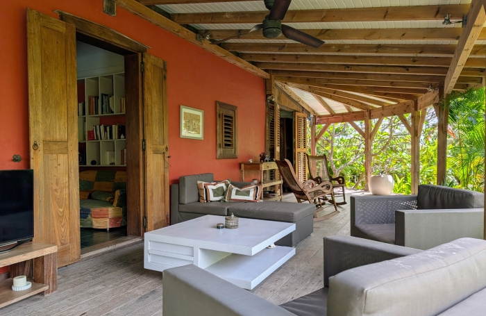 Maison cr&eacute;ole de caract&egrave;re sur 1 hectare   Grands-Fonds de Sainte-Anne
