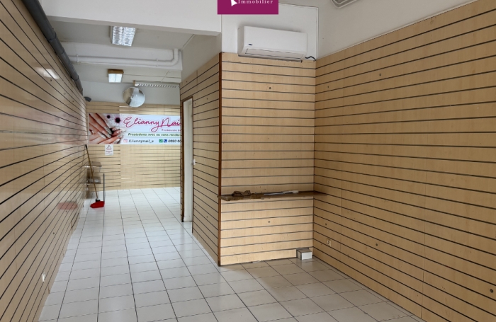 Location Local commercial 97110