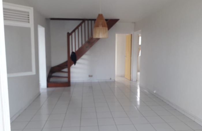 Location Maison 104.18m&sup2; 5 pièces Gosier