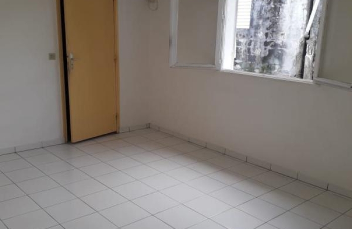 Location Maison 104.18m&sup2; 5 pièces Gosier