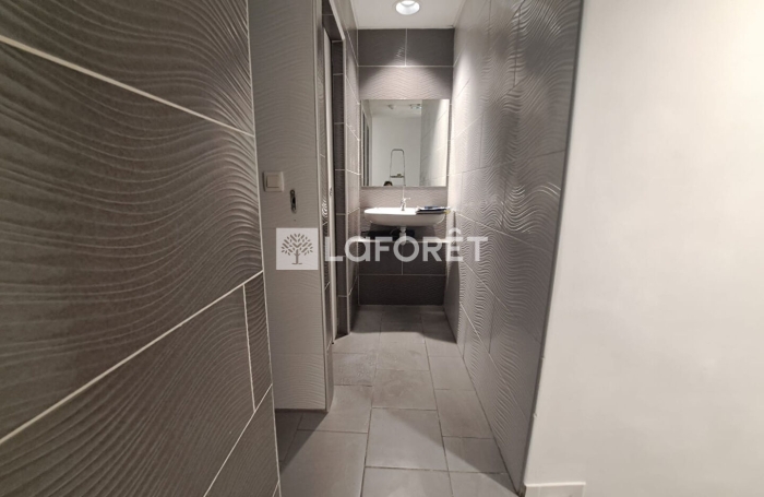 Location Divers 600m&sup2; Les Abymes