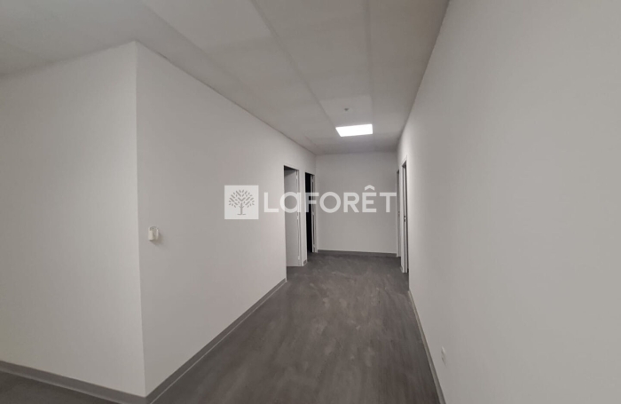 Location Divers 600m&sup2; Les Abymes
