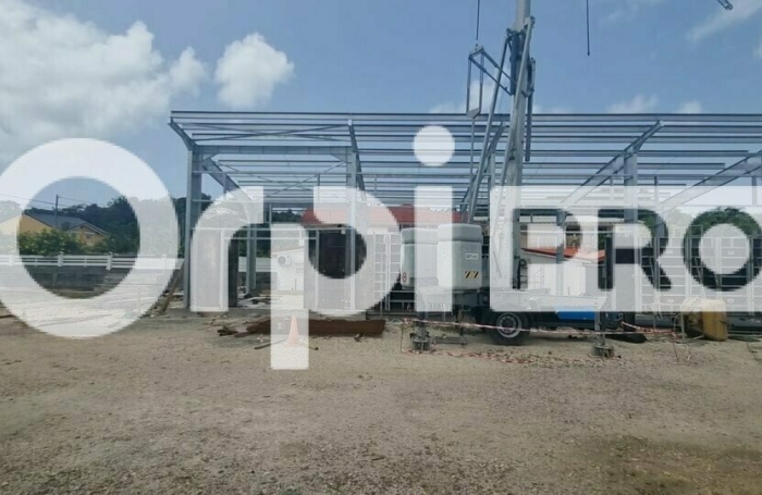 A louer aux ABYMES avec ORPI BOUTAREL un d&eacute;p&ocirc;t d environ 77m2