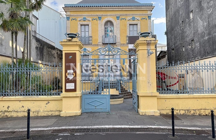 Vente Local commercial 132.29m&sup2; 9 pi&egrave;ces Pointe-&agrave;-Pitre
