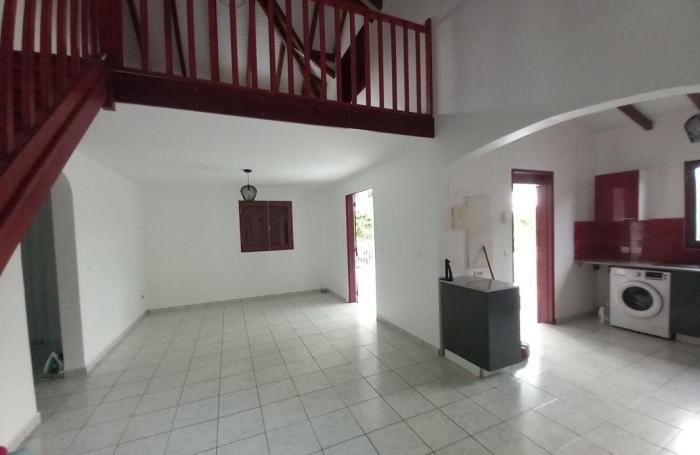 Location Maison 80m&sup2; 3 pièces Sainte Anne