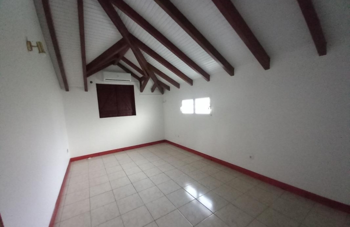 Location Maison 80m&sup2; 3 pièces Sainte Anne