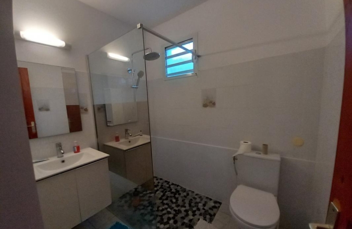Location Maison 80m&sup2; 3 pièces Sainte Anne