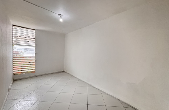 Appartement enti&egrave;rement r&eacute;nov&eacute; sur Pointe-&agrave;-Pitre ! Longfort Immobilier