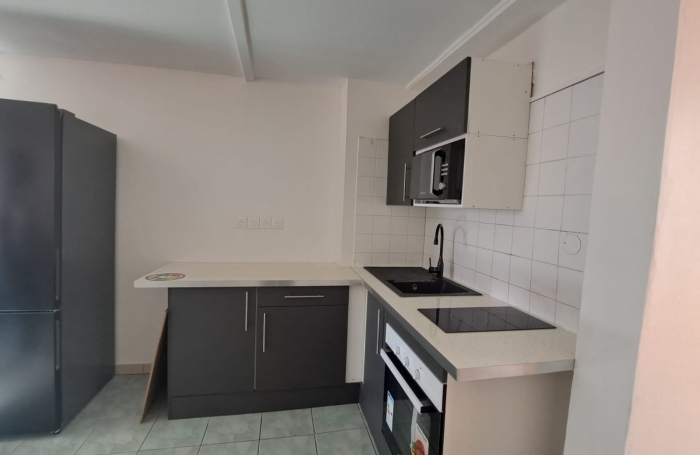 Duplex T2 meubl&eacute;   Centre-ville de Basse-Terre