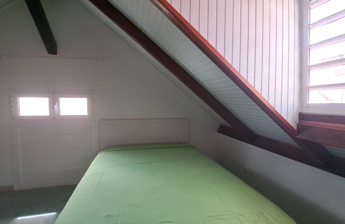 Duplex T2 meubl&eacute;   Centre-ville de Basse-Terre