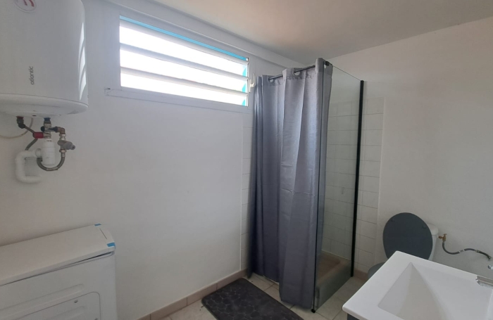 Duplex T2 meubl&eacute;   Centre-ville de Basse-Terre