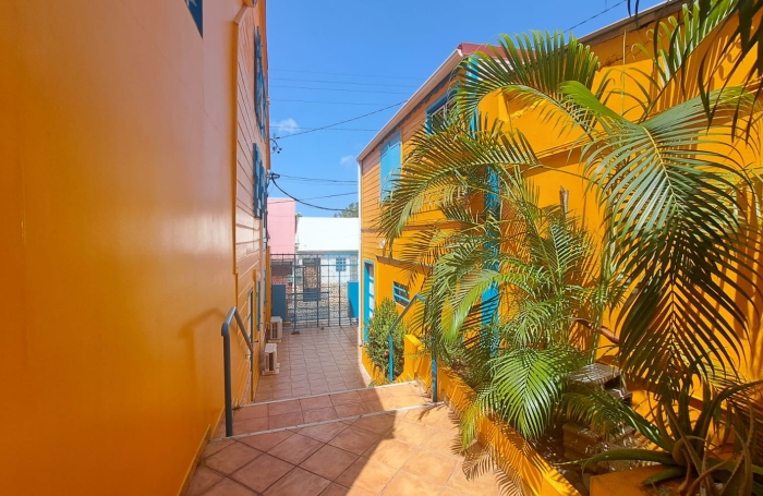 T2 meubl&eacute; climatis&eacute;   Centre-ville de Basse-Terre