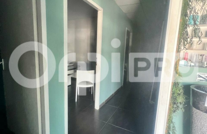 A vendre locaux commerciaux