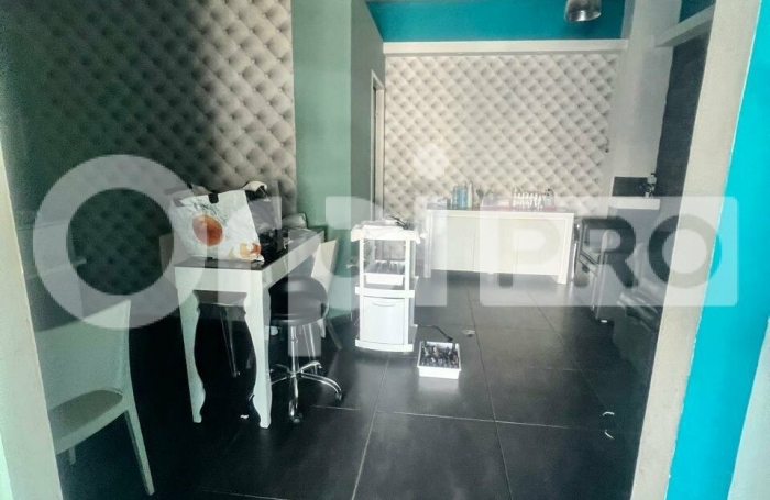 A vendre locaux commerciaux