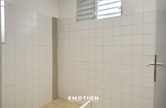 Local commercial 170 m2   Moudong Jarry BAIE-MAHAULT